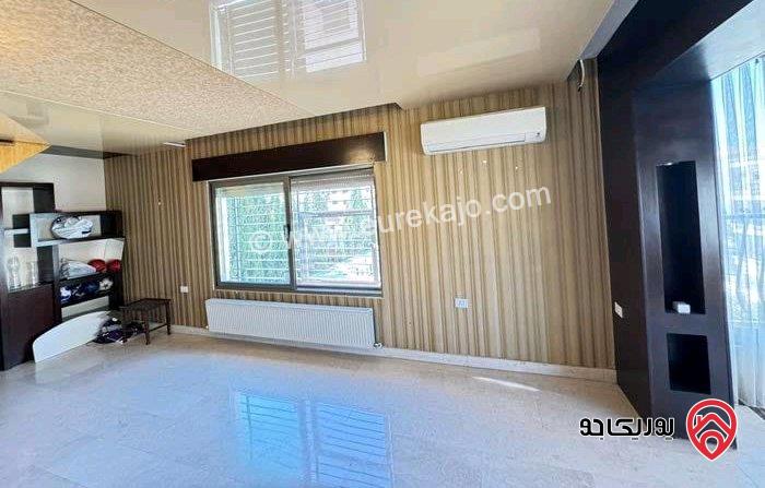 شقة دوبلكس طابق ثالث مع روف مساحة 310متر للإيجار في عمان - رجم عميش 