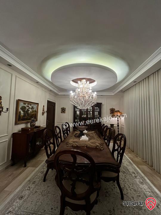 شقة ارضية مفروشة مساحة 250م داخلي وخارجي 90م للإيجار السنوي في عمان - دير غبار 