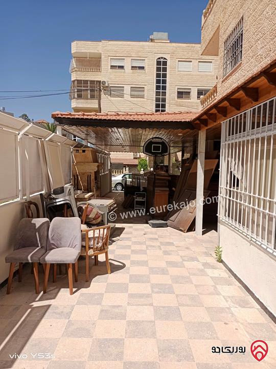 شقة طابق ارضي مساحة 200م داخلي و 200م خارجي للبيع في عمان - الجبيهة