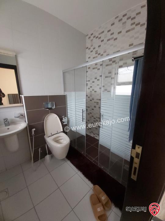 شقة أرضية طابقية مفروشة مساحة 302م داخلي و 70م خارجي للايجار في عمان - دير غبار