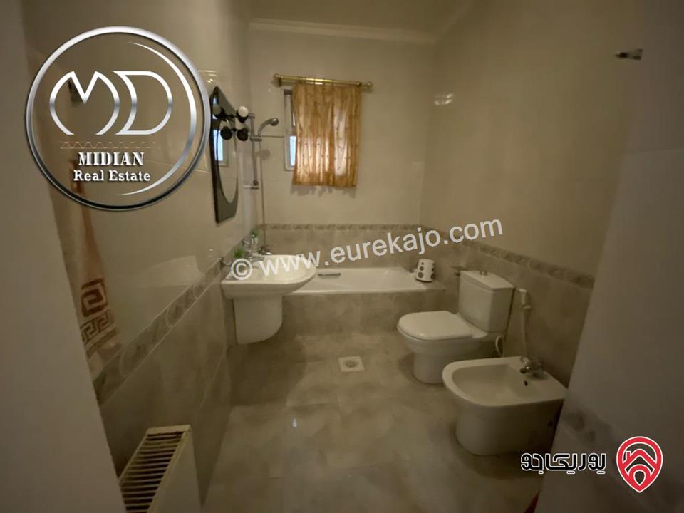شقة دوبلكس طابق أخير مع روف مساحة 320م للبيع في عمان - الرابية