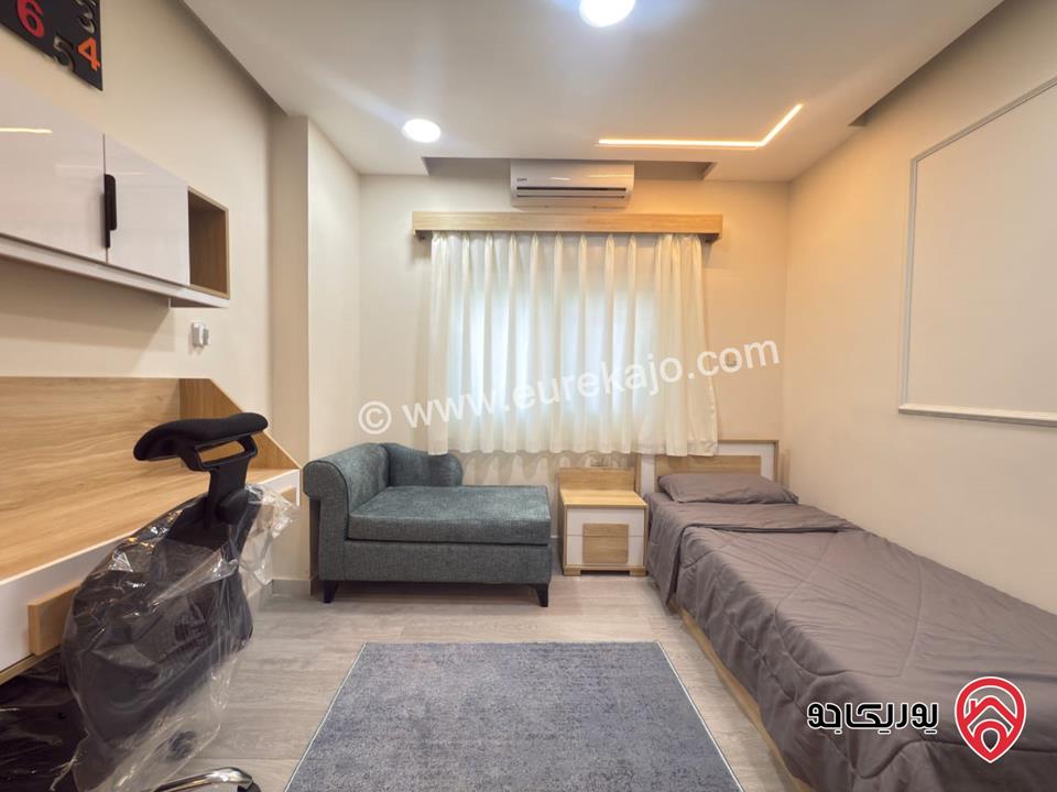 شقة استثمارية 126م فيها 4 استديوهات بحمام و مطبخ لكل استديو للبيع في عمان - الجبيهة جانب الجامعة الاردنية  
