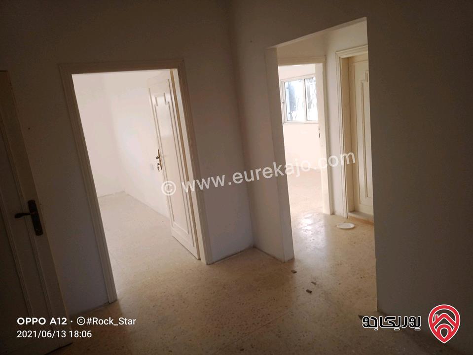 عقار سكني مكون من اربع شقق للبيع في اربد - سحم