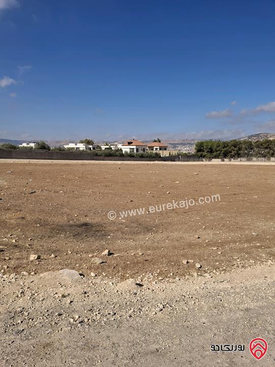 قطعة ارض استثمارية مساحة 750م للبيع في منطقة هادئة من أراضي شمال عمان - موبص