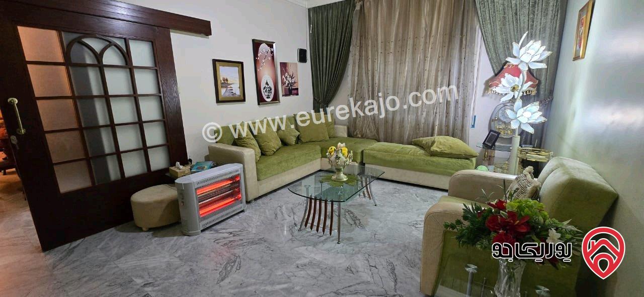 شقة فاخرة طابق ثالث مساحة 180م مع الأثاث كامل للبيع في عمان - الرابية 