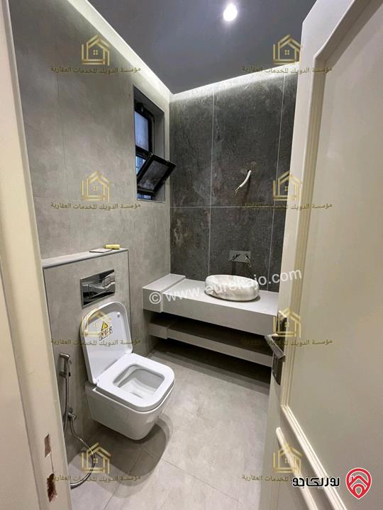 شقة فارغة طابق ثانى مساحة 220م للايجار في عمان - الصويفية 