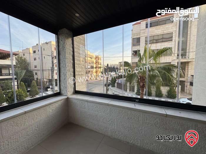 شقة طابقية مميزة مساحة 245م للايجار في عمان - الصويفية