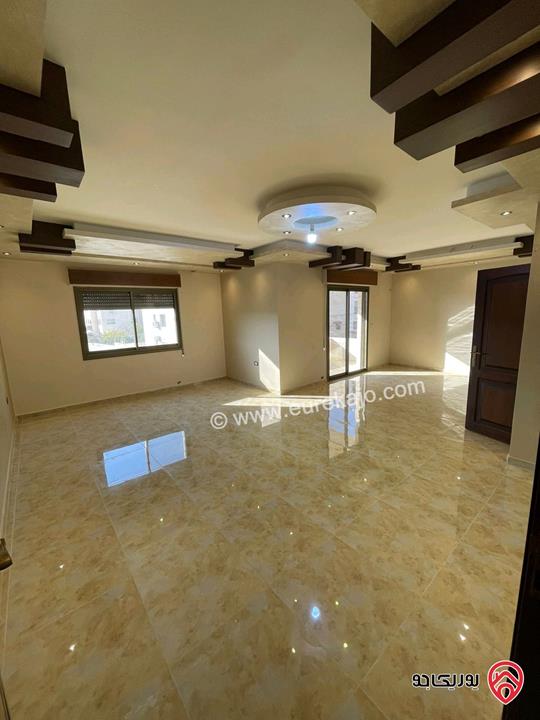 شقة مساحة 175م طابق ثاني للايجار في اربد - قرب كومباوند الامعري