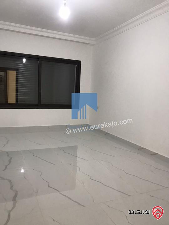 شقة فاخرة للبيع في عمان - خلدا قرب المدارس الإنجليزية 280م مع حديقة وترسات 320م لم تسكن