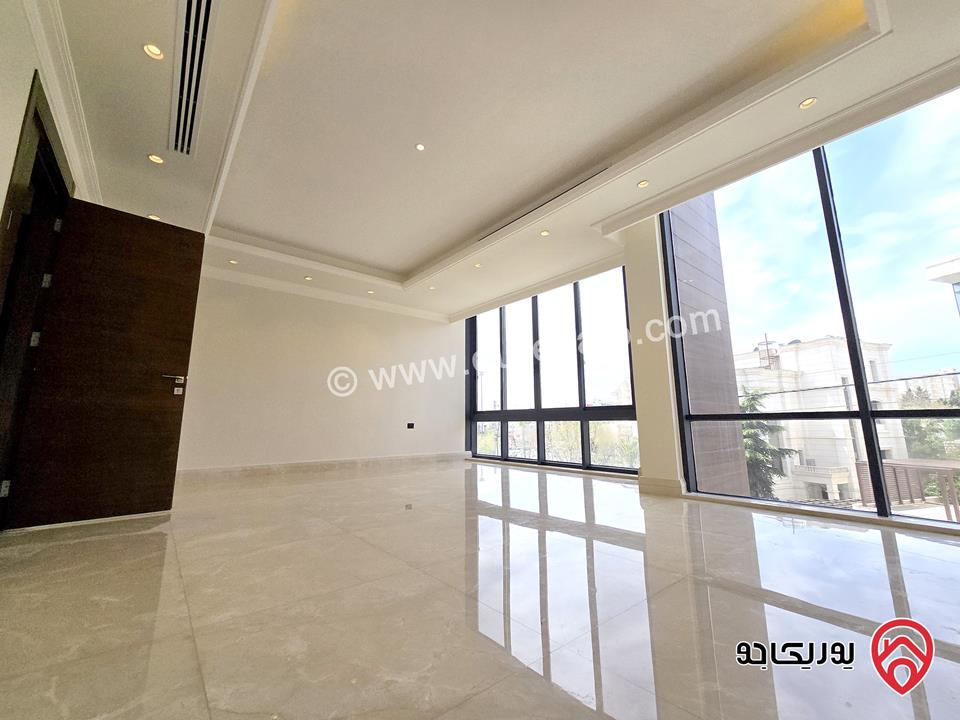 شقة جديدة فخمة ملوكية مساحة 250 متر طابق ثاني للايجار في عمان - أرقى مناطق جبل عمان 