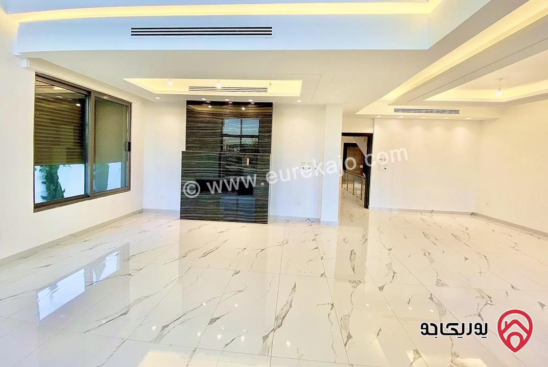 فيلا فاخرة مساحة الارض 665م مساحة البناء 665م للبيع في عمان - بدر الجديدة