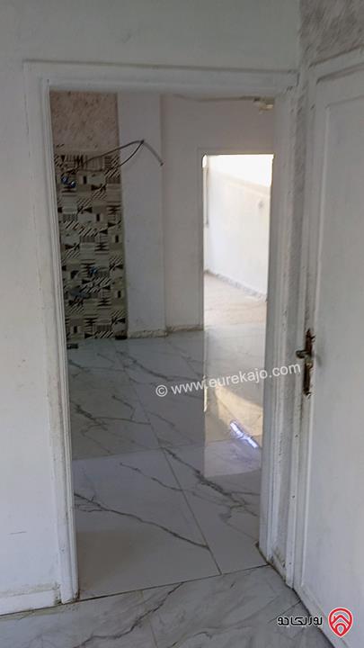 شقة سكنية مساحة 77م طابق ثاني للبيع في الزرقاء دوار الحاووز