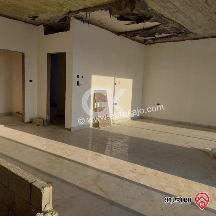 شقة مساحة 310م طابق أول للبيع في عمان - منطقة الظهير