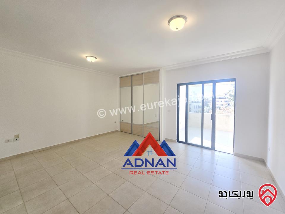 فيلا فخمة متلاصقة مساحة 650م على أرض 500م للايجار في عمان - عبدون