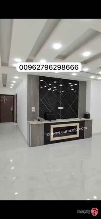 شقة فاخرة أرضية للبيع بسعر مغري في عمان - طريق المطار مساحة 183م + 130م وكراج مستقل وثلاث مداخل ماشاءالله