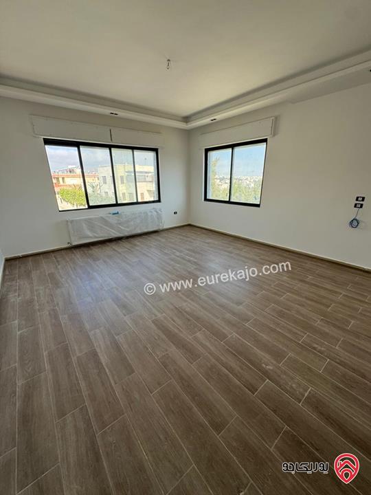 فيلا فاخرة مساحة 678م على أرض 639م مع اطلالة خلابة للبيع في بلعاس / ناعور