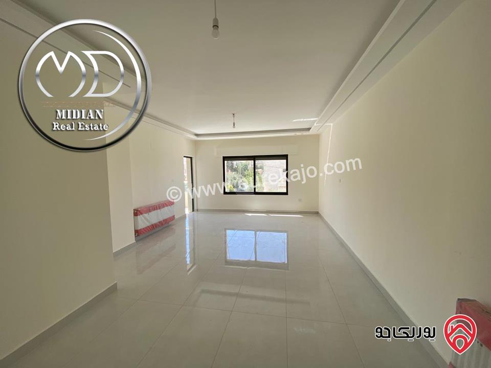 شقة ارضية جديدة فارغة للايجار في عمان - ضاحية الرشيد مساحة 180م مع ترس 30م تشطيبات ديكورات سوبر ديلوكس