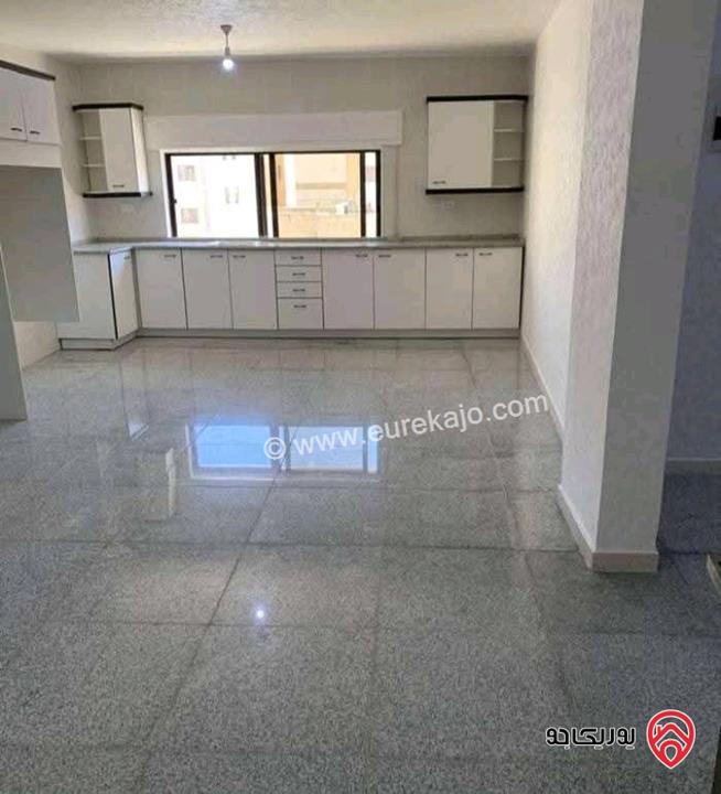 شقة فارغة مساحة 130م طابق ثالث للايجار في عمان - تلاع العلي