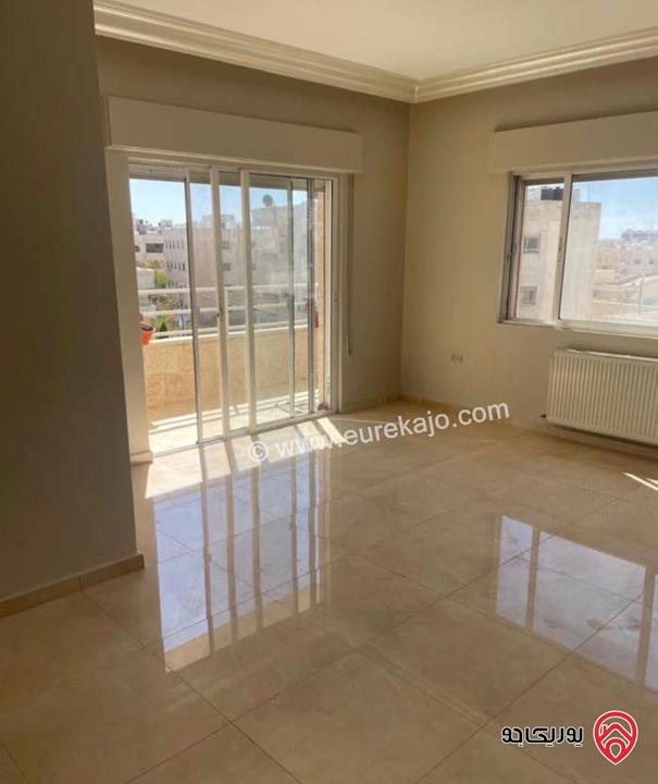 شقة طابق ثالث مساحة 170م للايجار في عمان - ام اذينة