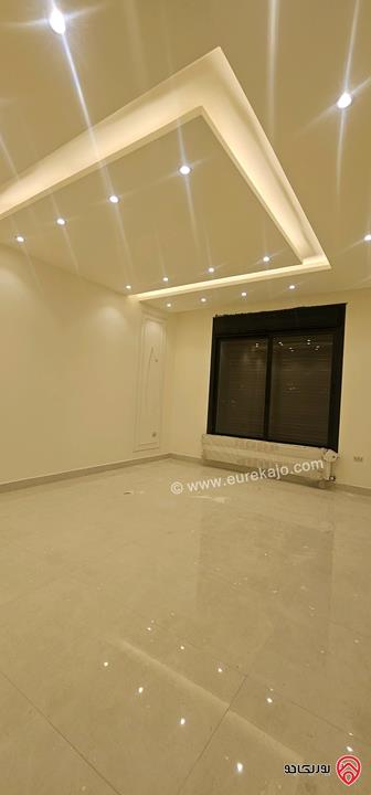 شقة مساحة 205م للبيع في عمان - الجبيهة شارع الاردن بجانب ديوان الصمادي 