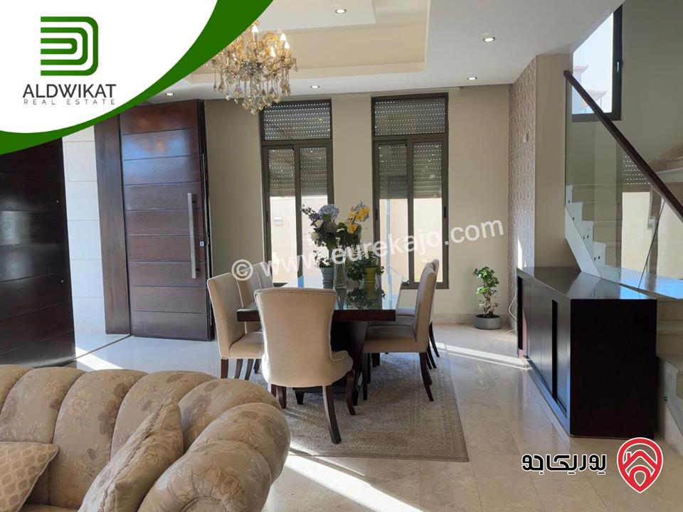 فيلا مستقلة للبيع في عمان - ناعور / شارع السلام مساحة الارض 756م ومساحة البناء 500م ومساحة الحديقة 300م ومساحة الترس 200م
