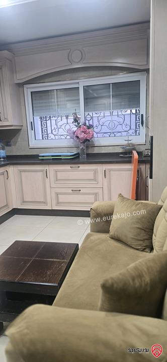 فيلا متلاصقة مساحة 750م على أرض 525م للبيع في عمان - الرابية