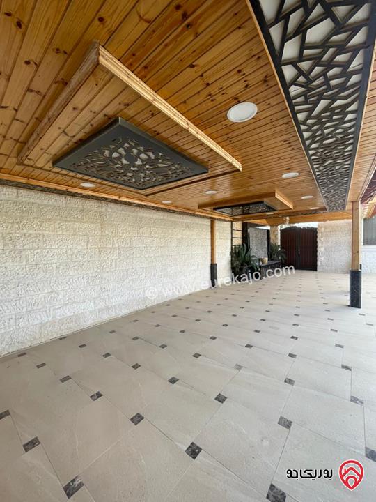 فيلا مساحة الارض 758م مساحة البناء 700م على شارعين للبيع في الزرقاء - ضاحية المدينة المنورة