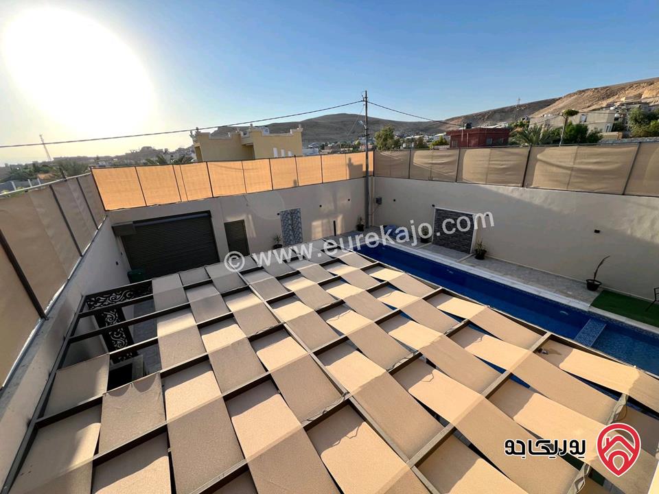 شاليه مساحة الأرض 344م والبناء 149م للبيع في البحر الميت - الجوفة