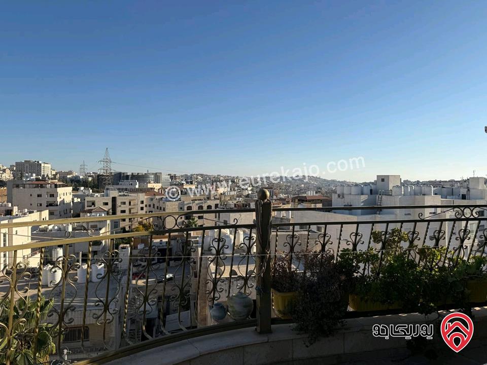 شقة طابق ثالث مساحة 174م + روف 150م للبيع في عمان - السابع 