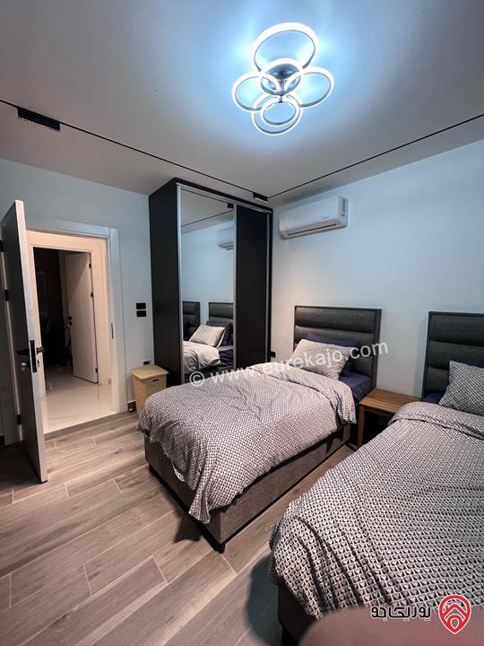 شقة فخمة طابق ثالث دوبلكس مساحة 300م للبيع مفروشة في عمان - مرج الحمام