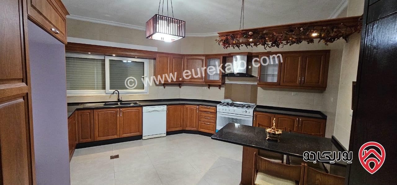  شقة دوبلكس مع روف مساحة 349م للبيع في الفحيص – الرهوة