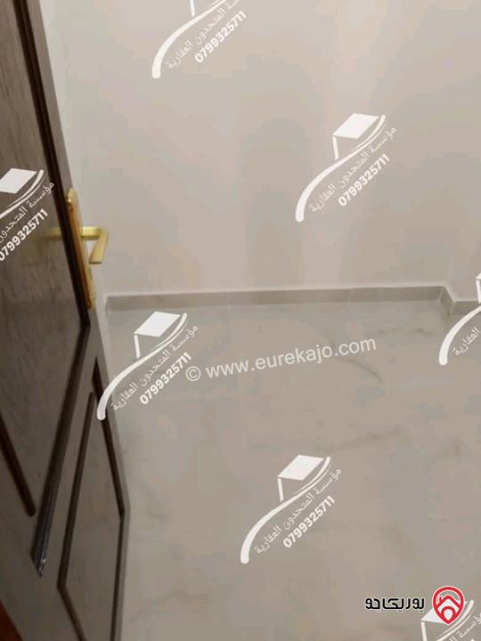 شقة ارضية مساحة 180م داخلي و 80م خارجي للإيجار فارغة في عمان - خلدا