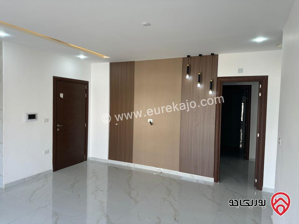 شقه فاخره 185م ارضي مدخل مستقل معها ترسين للبيع من المالك في اجمل مناطق الجبيهه حي المنصور 