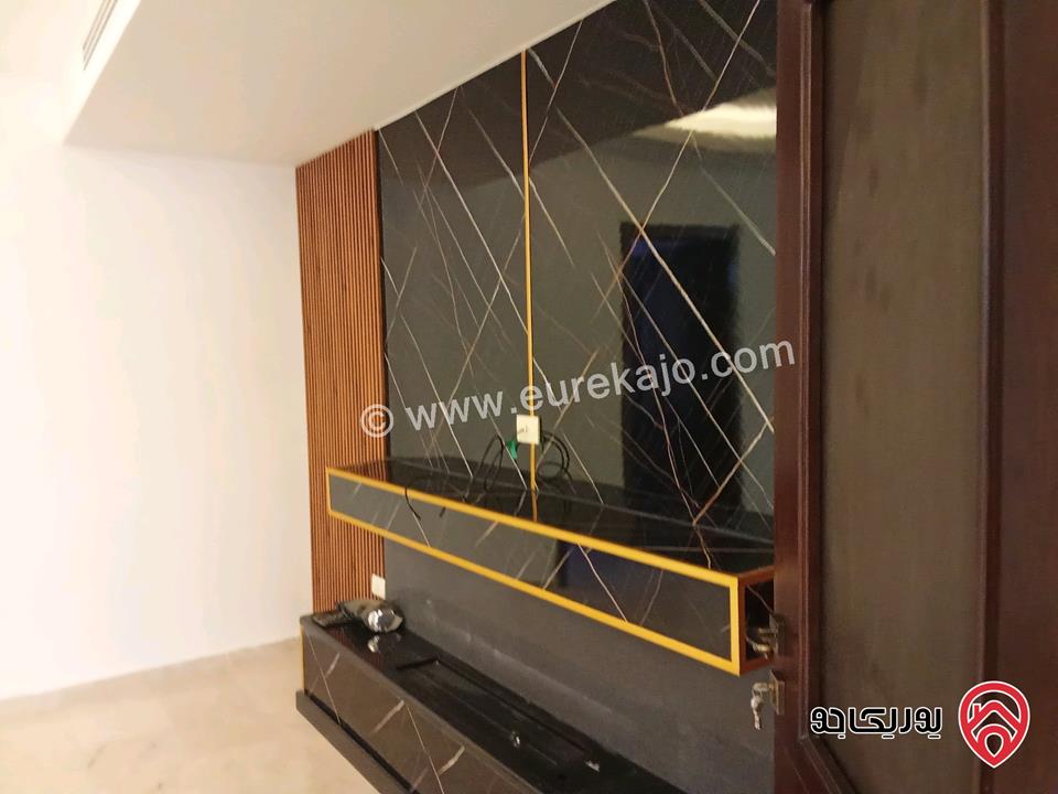 شقة مميزة مساحة 275م طابق أول للبيع في عمان - دير غبار 