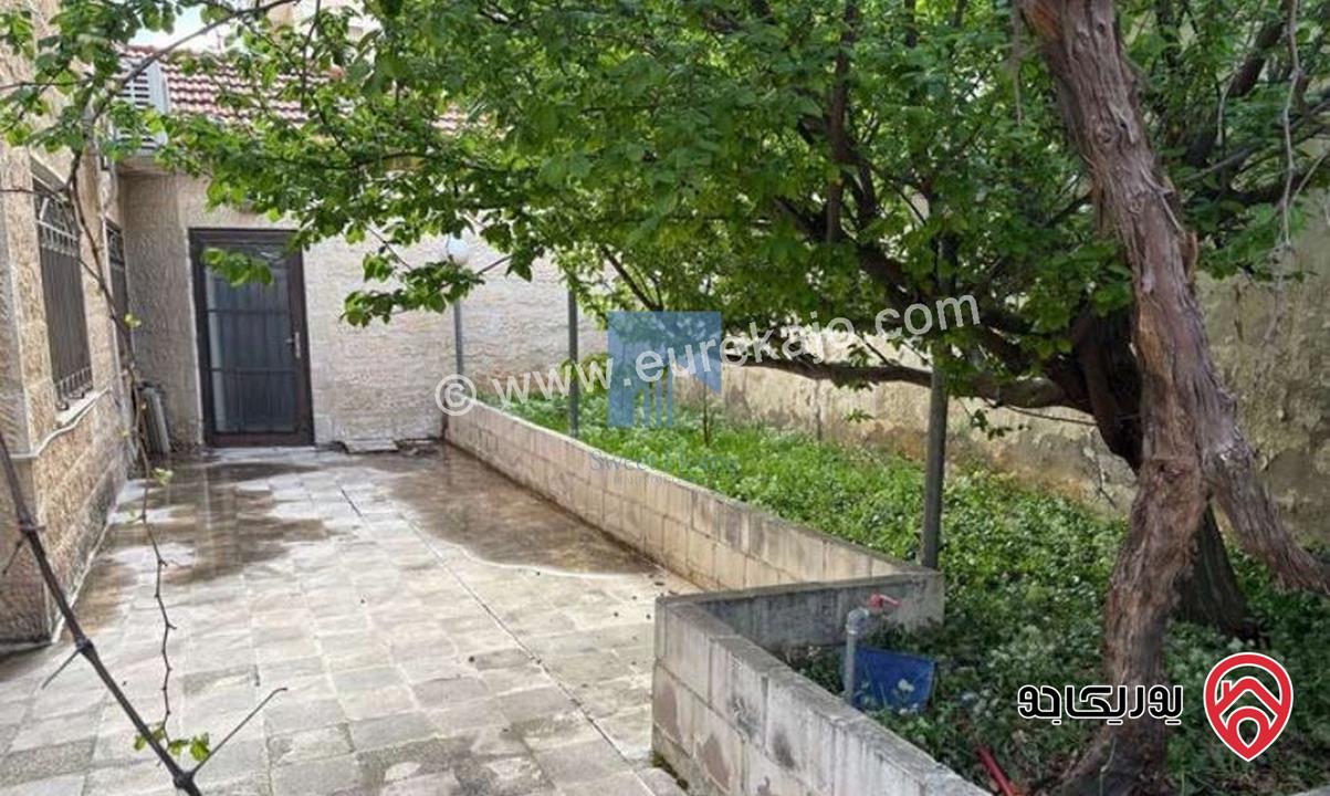 شقة مساحة 180م مع حديقة وترسات 120م للبيع في عمان - خلدا