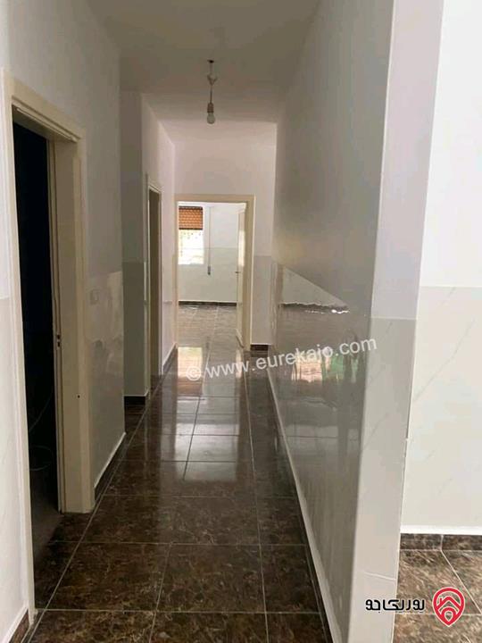 شقة فارغة طابق شبه ارضي مساحة 135م للإيجار في عمان - تلاع العلي 