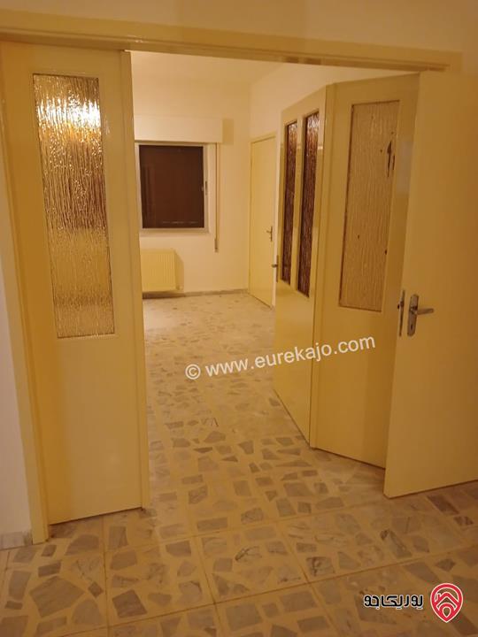 شقة مساحة 140م طابق ثالث للإيجار في عمان -  شارع المدينة المنورة 