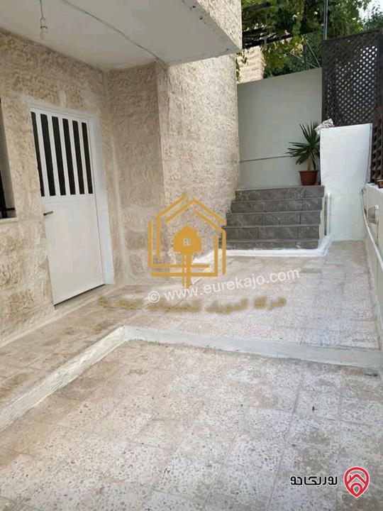 شقة فارغة طابق شبه ارضي مساحة 130م مع ترس مساحة 40م للإيجار في عمان - دير غبار 