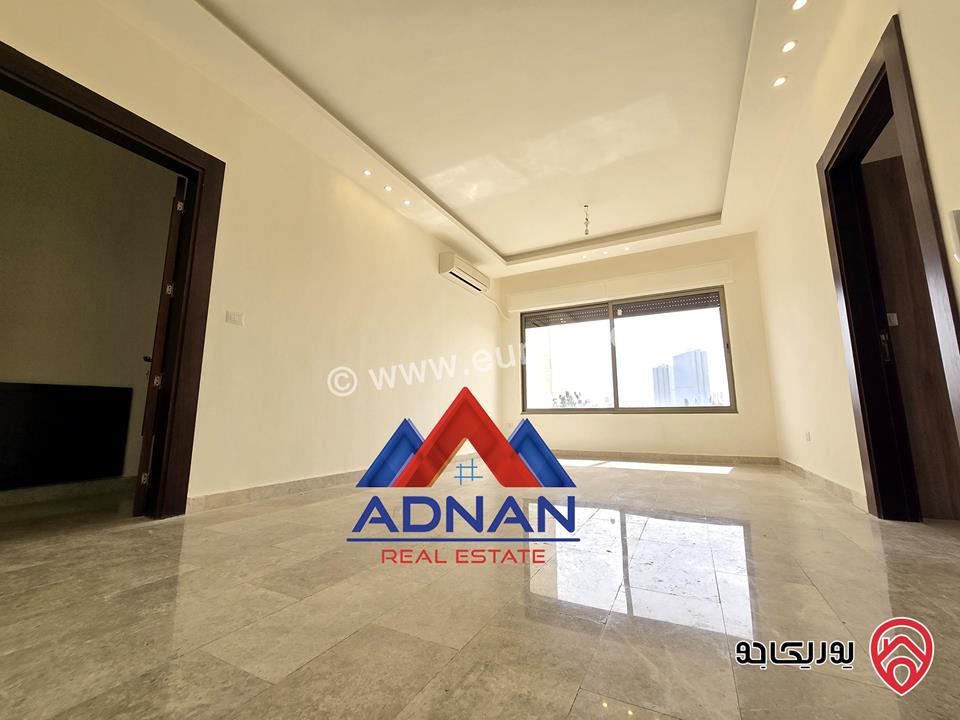 شقة طابق ثاني مساحة 180م فارغة جديدة للإيجار في عمان - أم أذينة