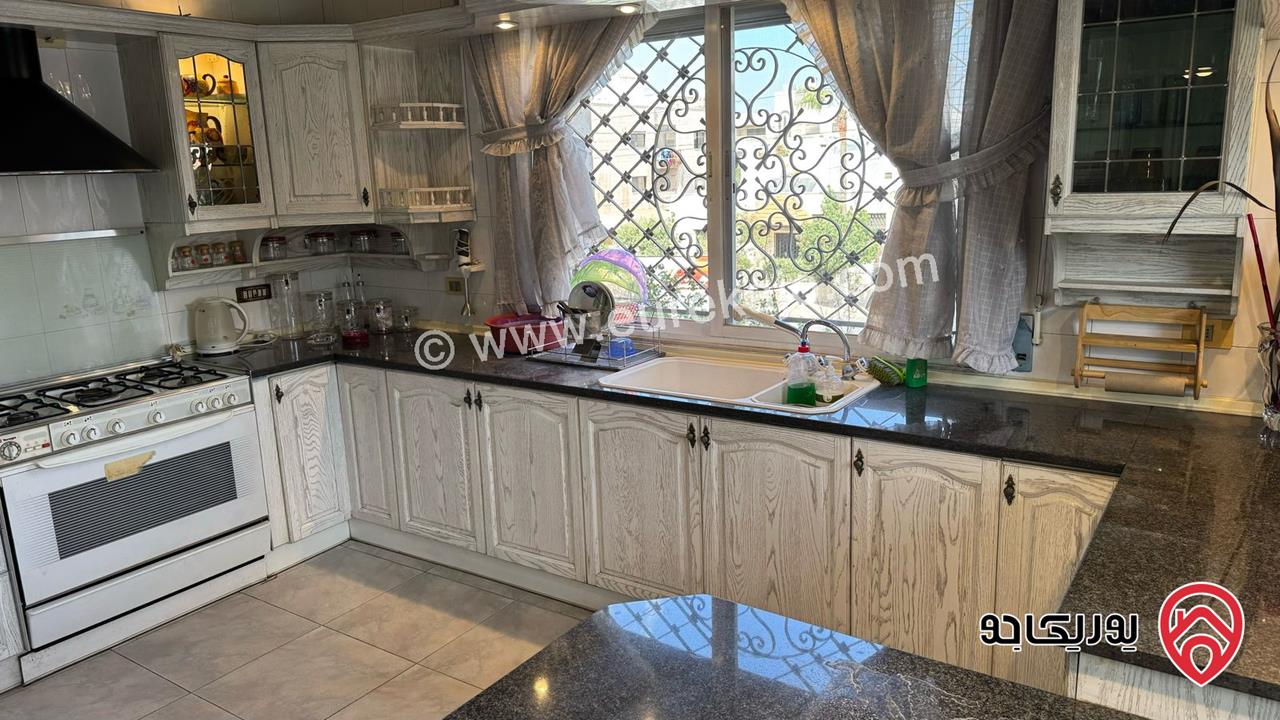 شقة مساحة 235م طابق ثاني للبيع في عمان - دير غبار 