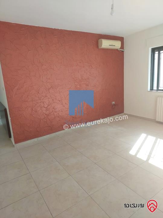 شقة طابق ثالث 165م تشطيب سوبر ديلوكس للبيع في عمان - خلدا