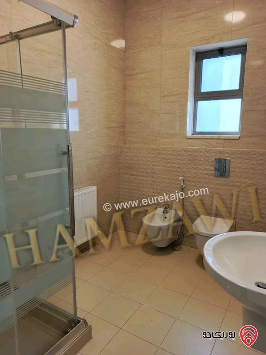 شقة مميزة شبه ارضية مساحة 200م داخلي و 120م خارجي للايجار في عمان - حي الصحابة 