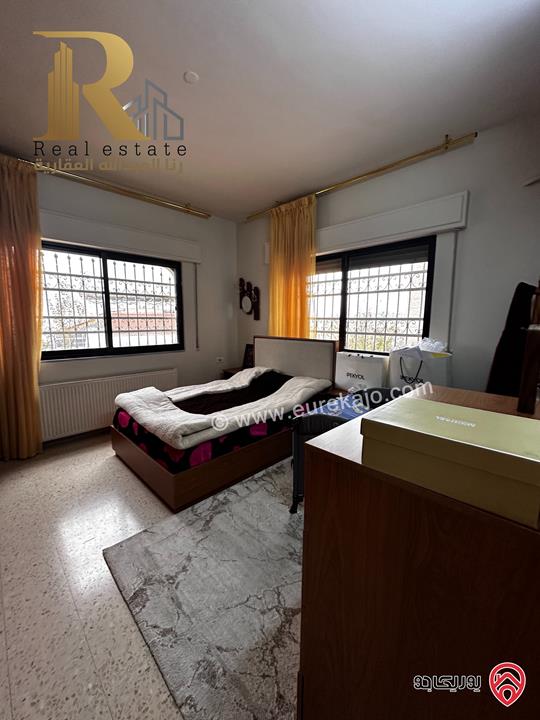 بيت مستقل مساحة 325م على أرض 416م للبيع في عمان - الجبيهة