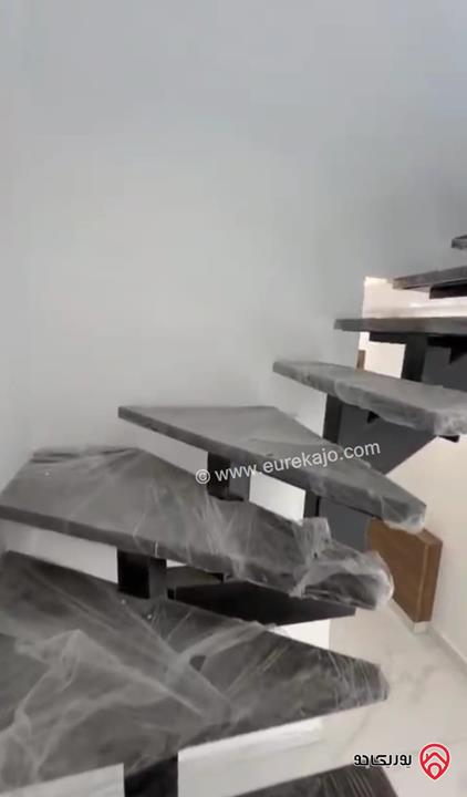 شقة فاخرة طابق ثالث مع رووف مساحة 233م للبيع في عمان - البنيات 