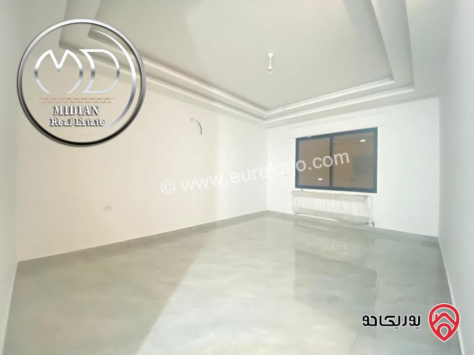 شقة ارضية فارغة للايجار في عمان - ضاحية الامير راشد مساحة 240م مع ترس 50م تشطيبات ديكورات عصرية فاخرة