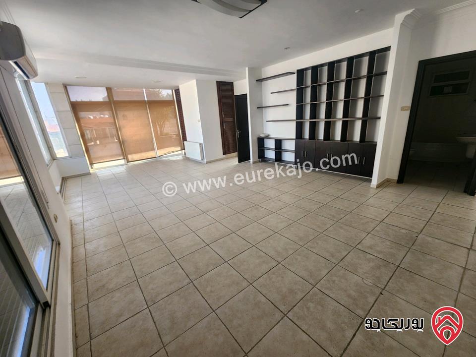 شقة مساحة 200م طابق ثالث للبيع في عمان - الشميساني 