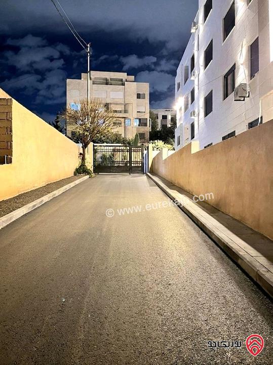 بيت شبه فيلا مساحة 251م على ارض 667م للبيع في عمان - ضاحية الامير علي 