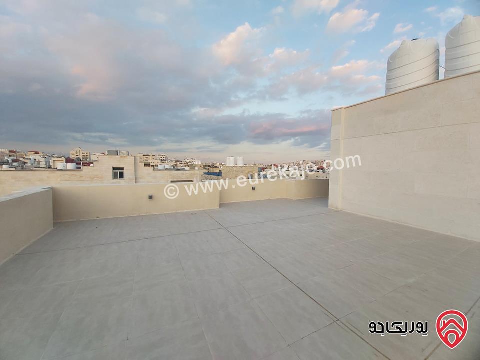 شقة مساحة 275م طابق ثالث مع روف للبيع في عمان - ضاحية النخيل
