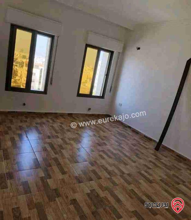 شقة فارغة مساحة 180م طابق ثالث للايجار في عمان - مرج الحمام 