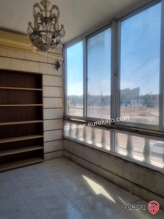 شقة طابق اول مساحة 170م للبيع في اربد قرب غرفة التجارة